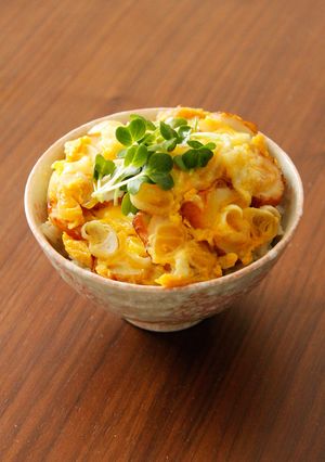 ちくわ・油揚げ・ねぎの卵とじ丼-レシピのメイン写真