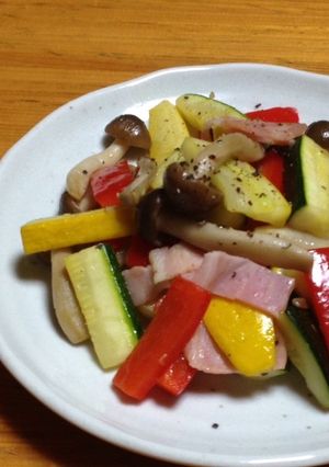 ズッキーニとパプリカのオリーブ油炒め-レシピのメイン写真