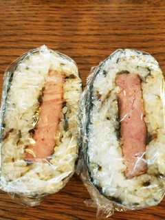 スパムと塩昆布のおにぎらず-レシピのメイン写真