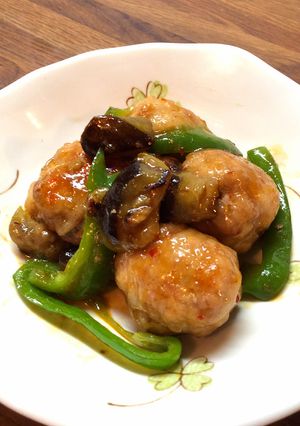 夏野菜と豚こまミートボールのピリ辛炒め-レシピのメイン写真