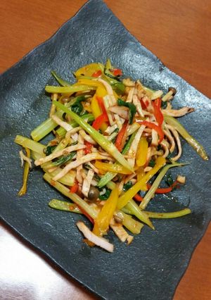 セロリとパプリカの夏野菜豆板醤炒め-レシピのメイン写真