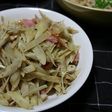 ごぼうとベーコンのバター炒め