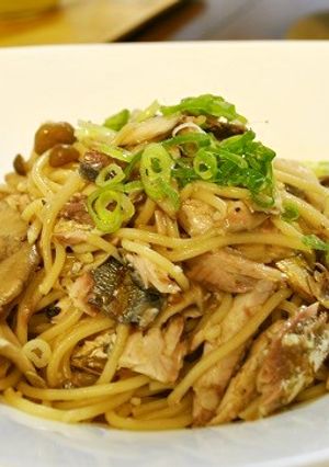 秋刀魚ときのこのにんにくバター醤油パスタ-レシピのメイン写真