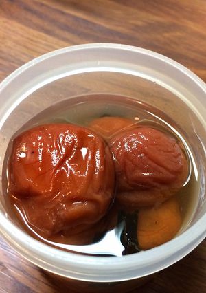 酸っぱしょっぱい梅干が大変身♪はちみつ梅-レシピのメイン写真