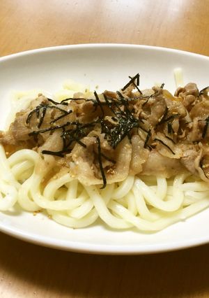 簡単ランチ♪豚肉とうどんと私-レシピのメイン写真