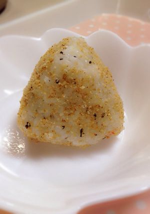 ☆明太子入り胡麻たっぷりおにぎり☆-レシピのメイン写真