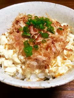 簡単すぎてゴメンネ☆ヘルシー豆腐丼-レシピのメイン写真