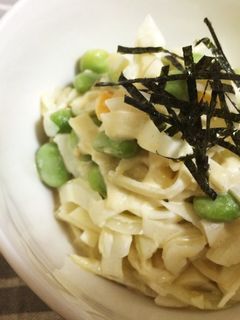 簡単!玉ねぎと枝豆のからしマヨサラダ-レシピのメイン写真