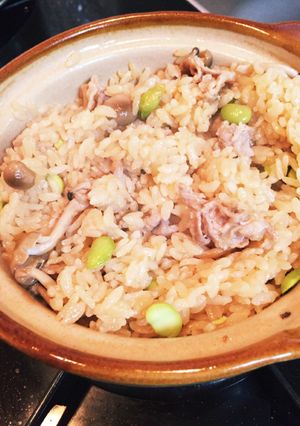 豚としめじと枝豆の土鍋炊き込みご飯-レシピのメイン写真
