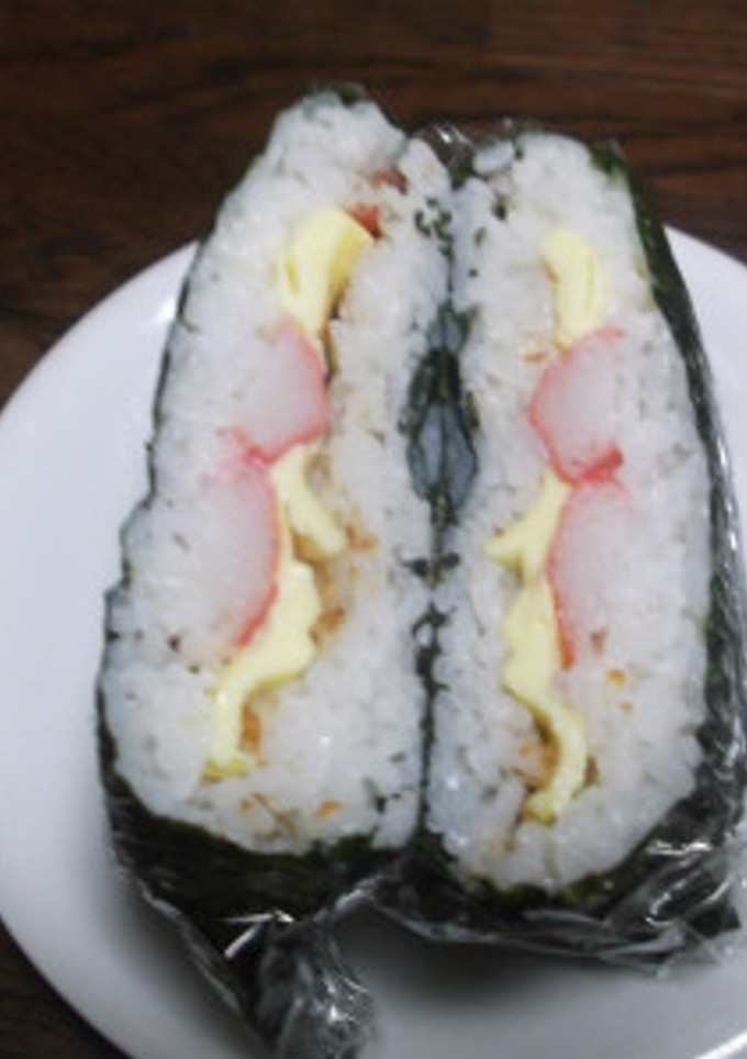 卵焼きとカニカマのおにぎらず-レシピのメイン写真