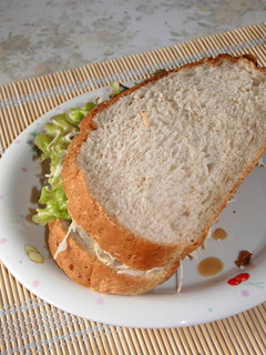 甘辛豚そぼろのライ麦パンサンド-レシピのメイン写真