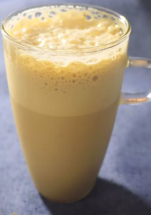 シェイカーで泡たっぷりのアイスカフェラテ-レシピのメイン写真