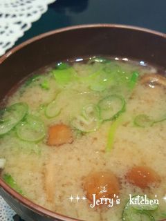 とろ~りネバネバ♡オクラとなめこの味噌汁-レシピのメイン写真