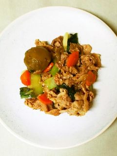 豚こまと梅酒の実の簡単炒め煮-レシピのメイン写真