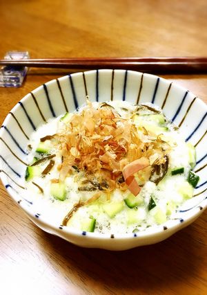 食前に！とろろと胡瓜の塩昆布和え-レシピのメイン写真