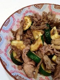 ズッキーニと豚肉とキノコのクミン炒め-レシピのメイン写真