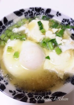 タンパク質補給♡落とし卵と崩し豆腐味噌汁-レシピのメイン写真