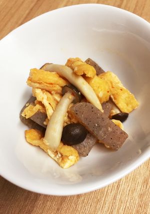 シメジと蒟蒻と油あげのピリ辛味噌炒め-レシピのメイン写真