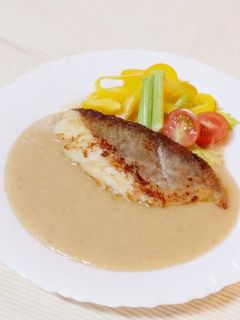 鱈のムニエルある物でヴァンブラン風ソース-レシピのメイン写真