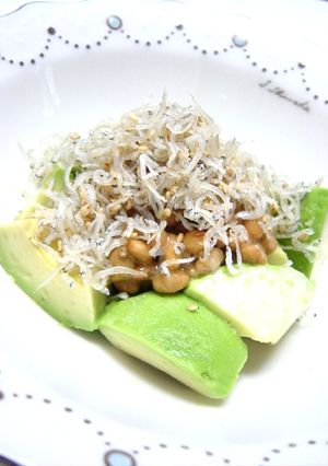 とろ～り納豆で♪アボじゃこ和え-レシピのメイン写真