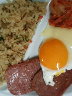 簡単1品時短スパム目玉焼きにチーズキムチ-レシピのメイン写真