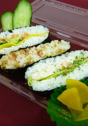 彩りおにぎらず-レシピのメイン写真