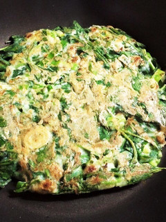 ヘルシーな粉もの!?モロヘイヤ納豆焼き-レシピのメイン写真