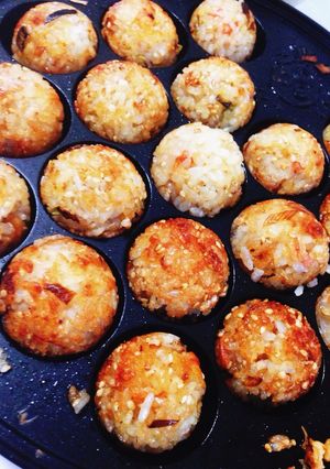 簡単☆たこ焼き器で作るミニ焼きおにぎり-レシピのメイン写真