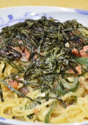ベーコン，鮭，キノコの梅しそパスタ-レシピのメイン写真