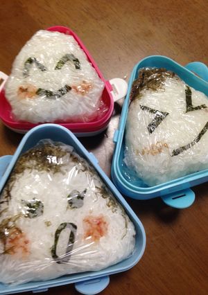 簡単崩れにくく可愛いお弁当デコおにぎり♪-レシピのメイン写真