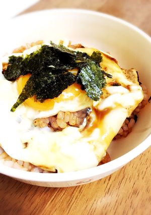 簡単うまい!!めだ丼(目玉焼き丼)-レシピのメイン写真