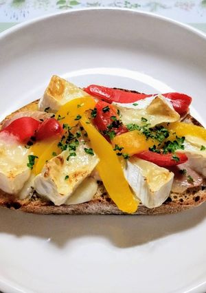ランチに！パプリカとカマンベールトースト-レシピのメイン写真