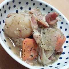 รูปของ ☆夏･ハーブ香る塩肉じゃが☆