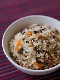 炒めて炊くだけ~高菜と挽肉の炊き込みご飯-レシピのメイン写真