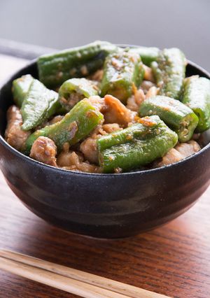 鷹峯とうがらしの肉味噌丼-レシピのメイン写真