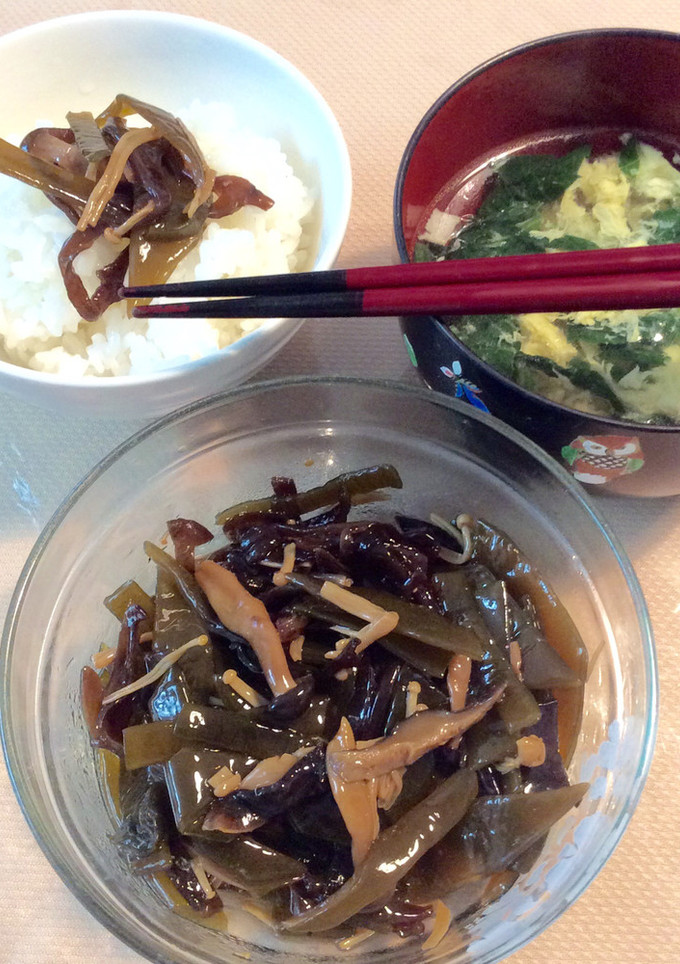 ご飯に合う！簡単！キノコと茎わかめの佃煮-レシピのメイン写真