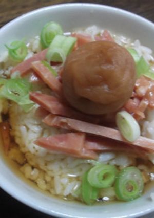 梅干と焼き豚の麦茶茶漬け-レシピのメイン写真