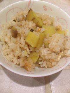 しめじとさつまいもの簡単炊き込み御飯-レシピのメイン写真