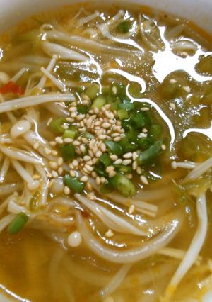 もやし えのきピーマンのピリ辛中華スープ-レシピのメイン写真