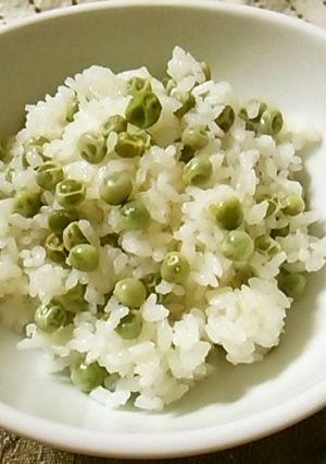 えんどう豆で簡単★炊飯器で豆ご飯-レシピのメイン写真