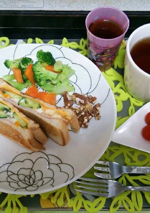 娘と朝食ホット*サンド*プレート-レシピのメイン写真