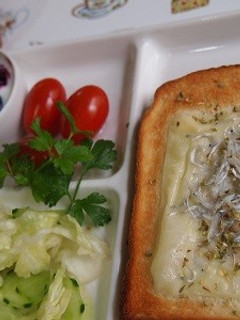オレガノとしらすチーズトースト-レシピのメイン写真