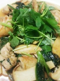 鶏肉の照り焼き炒め、三つ葉を添えて☆-レシピのメイン写真