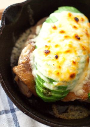 スキレットで♡アボチーズ乗せチキングリル-レシピのメイン写真
