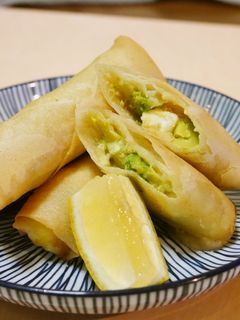 エビとアボガドの揚げ春巻き♪簡単美味しい-レシピのメイン写真