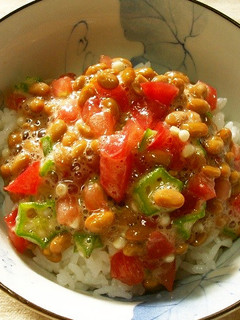 超簡単!納豆、オクラ、トマトの御飯-レシピのメイン写真