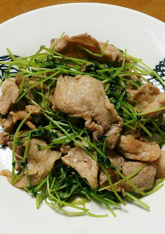 簡単♪豚肉と豆苗のササッと炒め-レシピのメイン写真