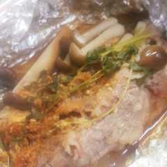 รูปของ 牛肉ときのこのホイル包み