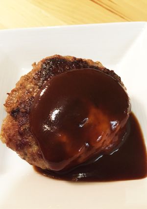 シンプル食材で! チーズinハンバーグ-レシピのメイン写真