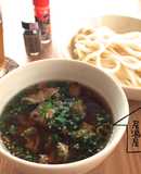 黒七味香る 豚だし生姜つけうどん